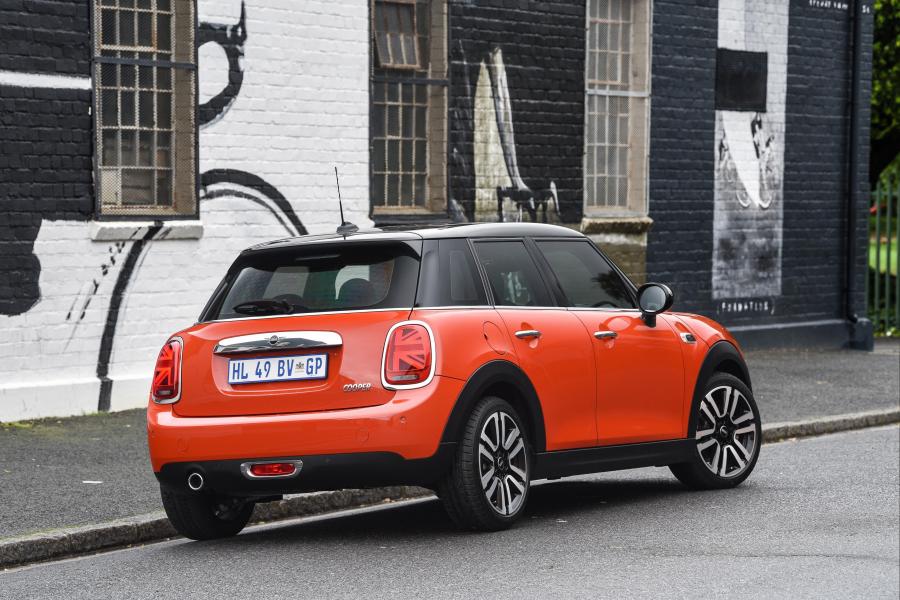  Mini Cooper 5-Door (F56) 2018 года  (ZA) (фото 22 из 32)